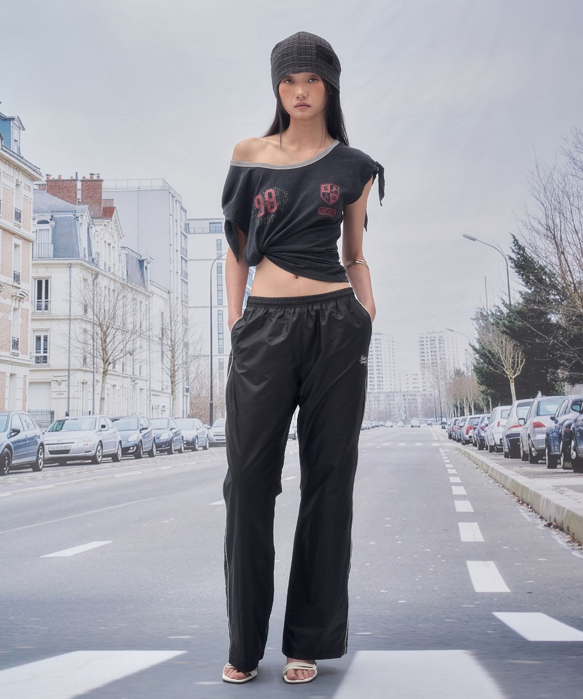 솜속(SOMSOC) LAURA DOT PIPING TRACK PANTS_BLACK
