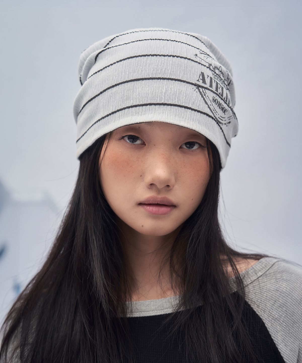 솜속(SOMSOC) JANE STRIPE REVERSIBLE BEANIE_WHITE