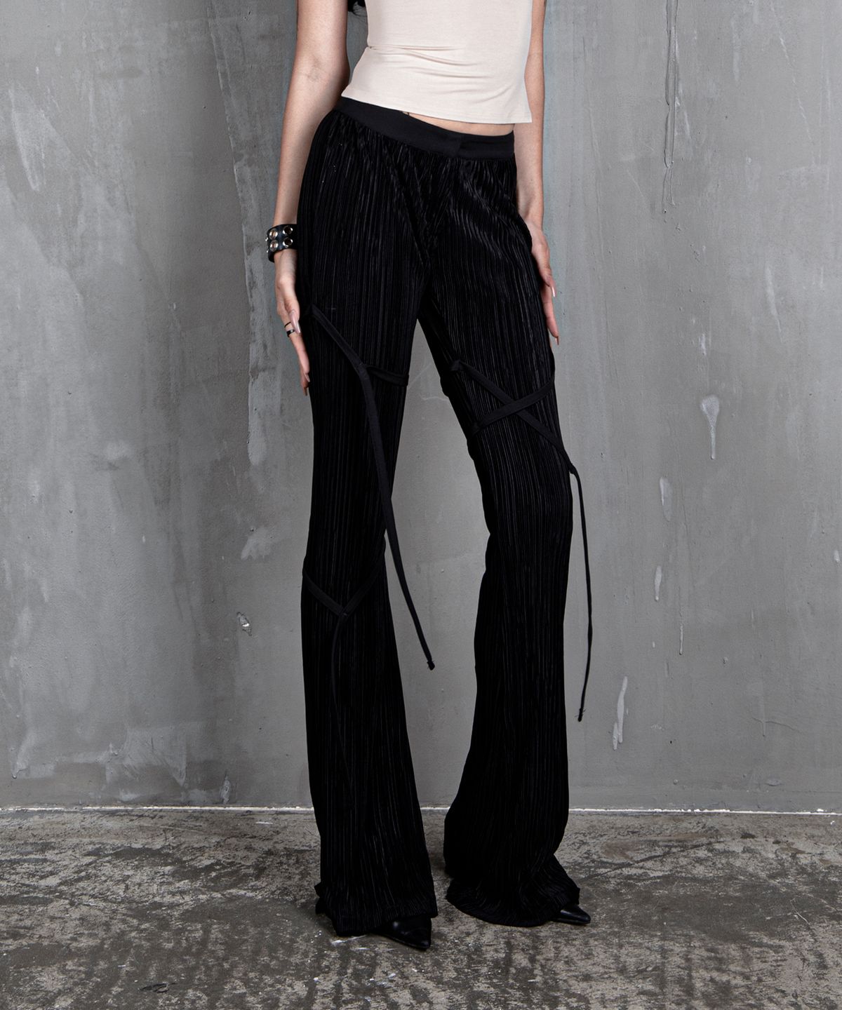 달링유어배드(DARLING, YOU'RE BAD) Strap Pleats Pants #Black