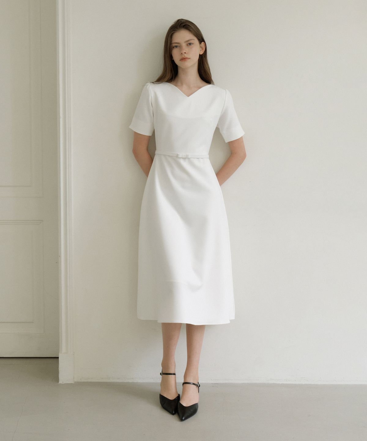 리올그(REORG) GIR TULIP NECK FLARE OPS WHITE
