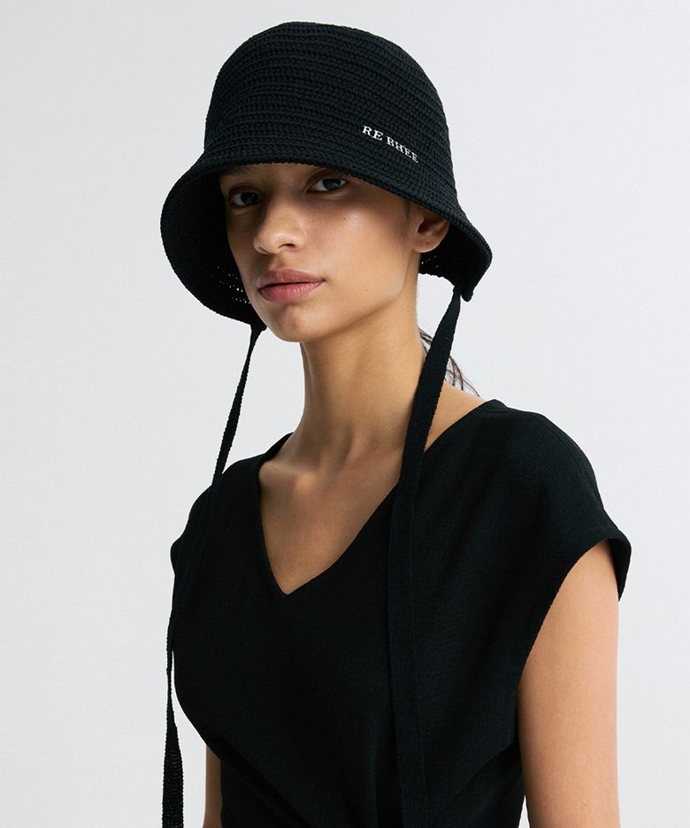 DETACHABLE STRAP CROCHET BUCKET HAT BLACK