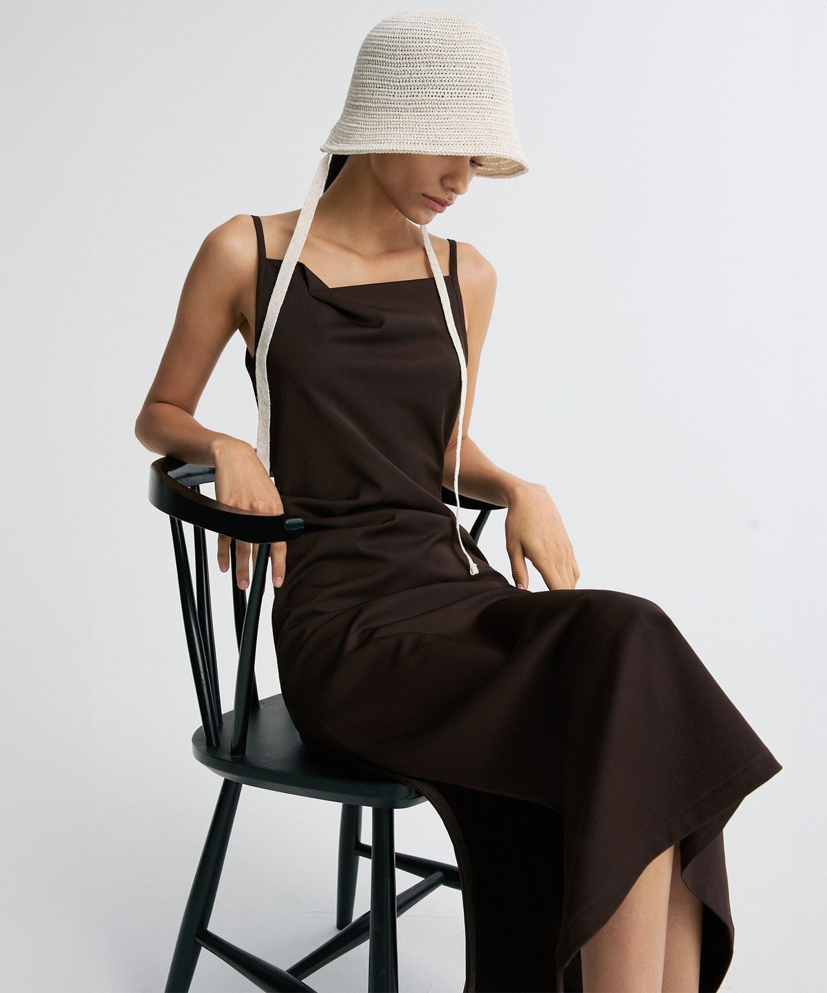 리이(RE RHEE) ZIP-HEM DRAPED MIDI DRESS CHOCOLATE