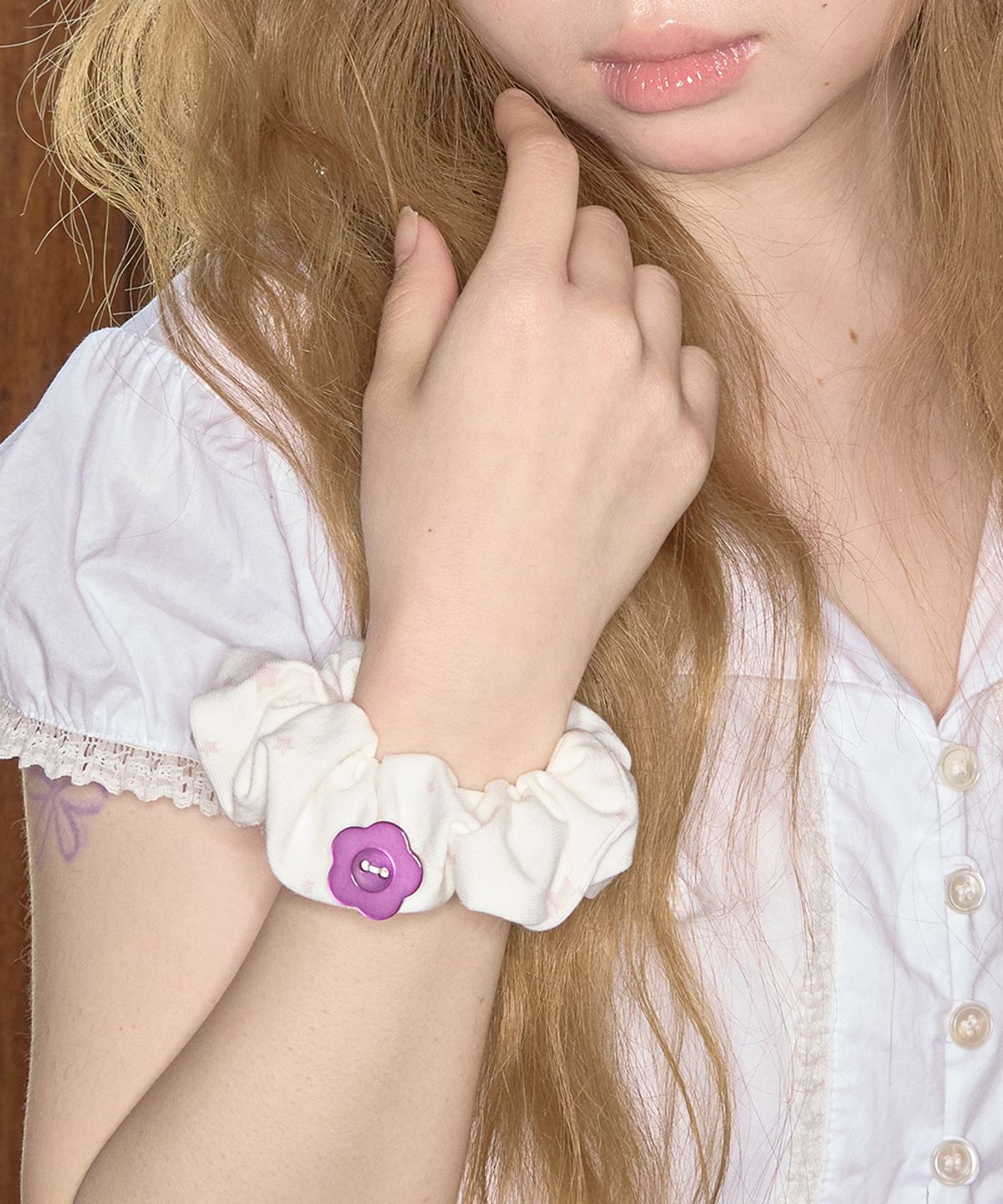 키이비(KIIBI) star button scrunchie white