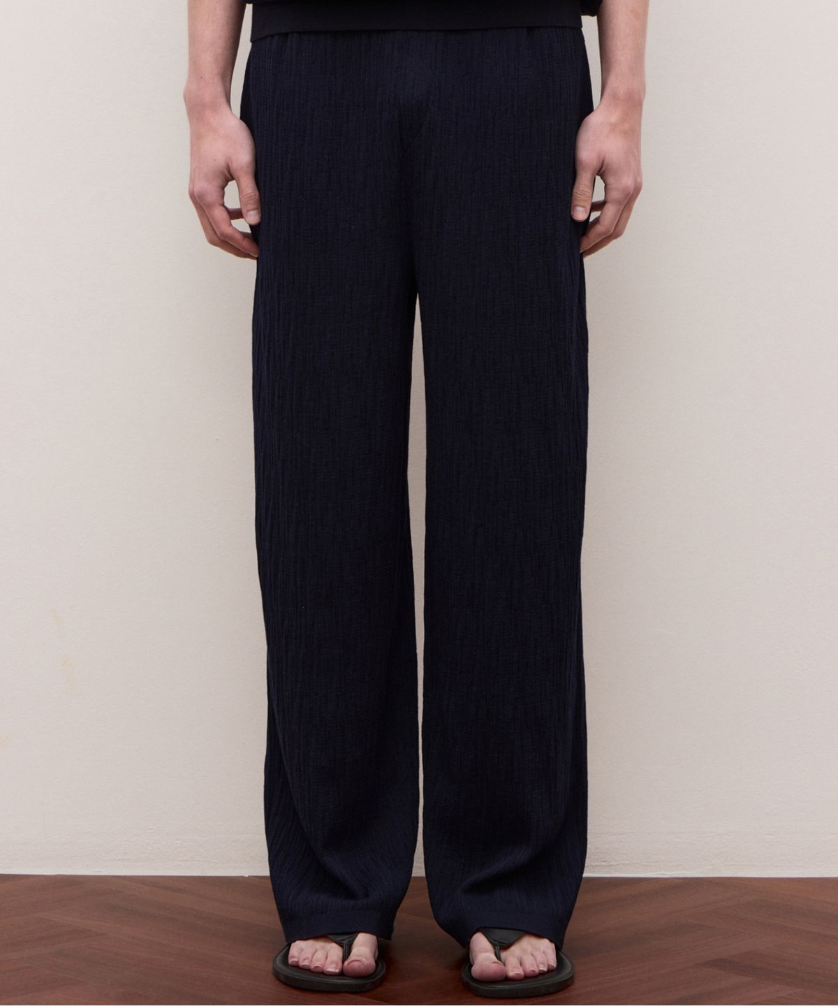 질스튜어트뉴욕 맨(JILLSTUART NEWYORK MEN) 플리츠 니트 팬츠 - 다크네이비 (JNSW6B605N3)