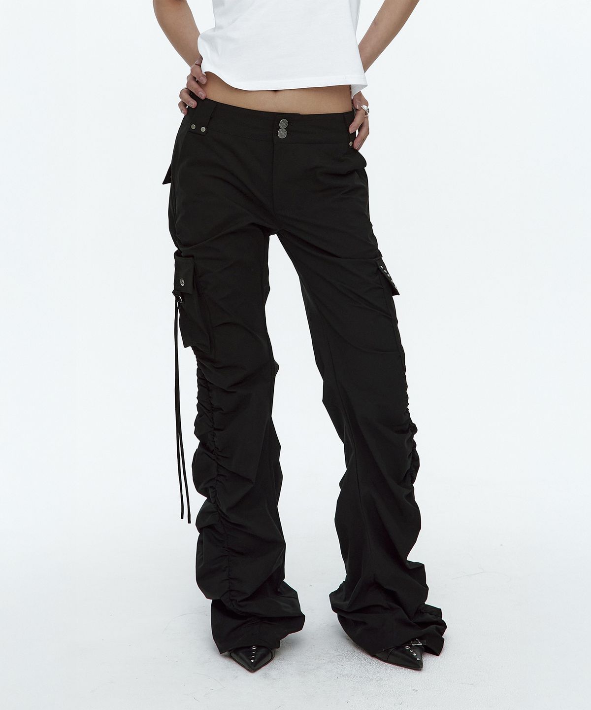 러프넥(ROUGHNECK) Shirring Cargo Pants Black