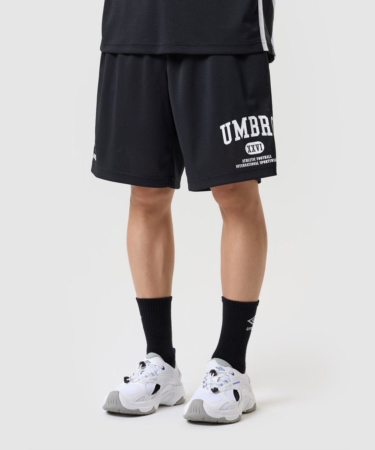 엄브로(UMBRO) 챈트 메쉬 4부 반바지 블랙 UR321CHP74