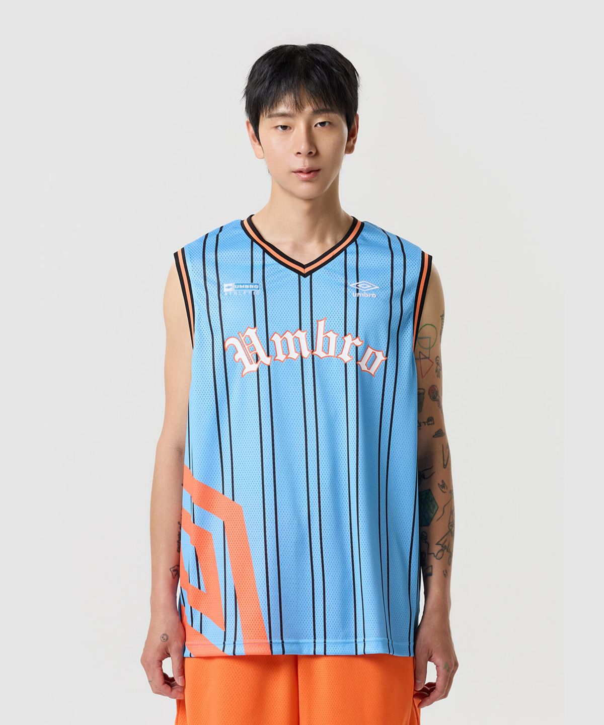 엄브로(UMBRO) 챈트 메쉬 그래픽 스프라이프 슬리브리스 티셔츠 블루 UR321CSL71