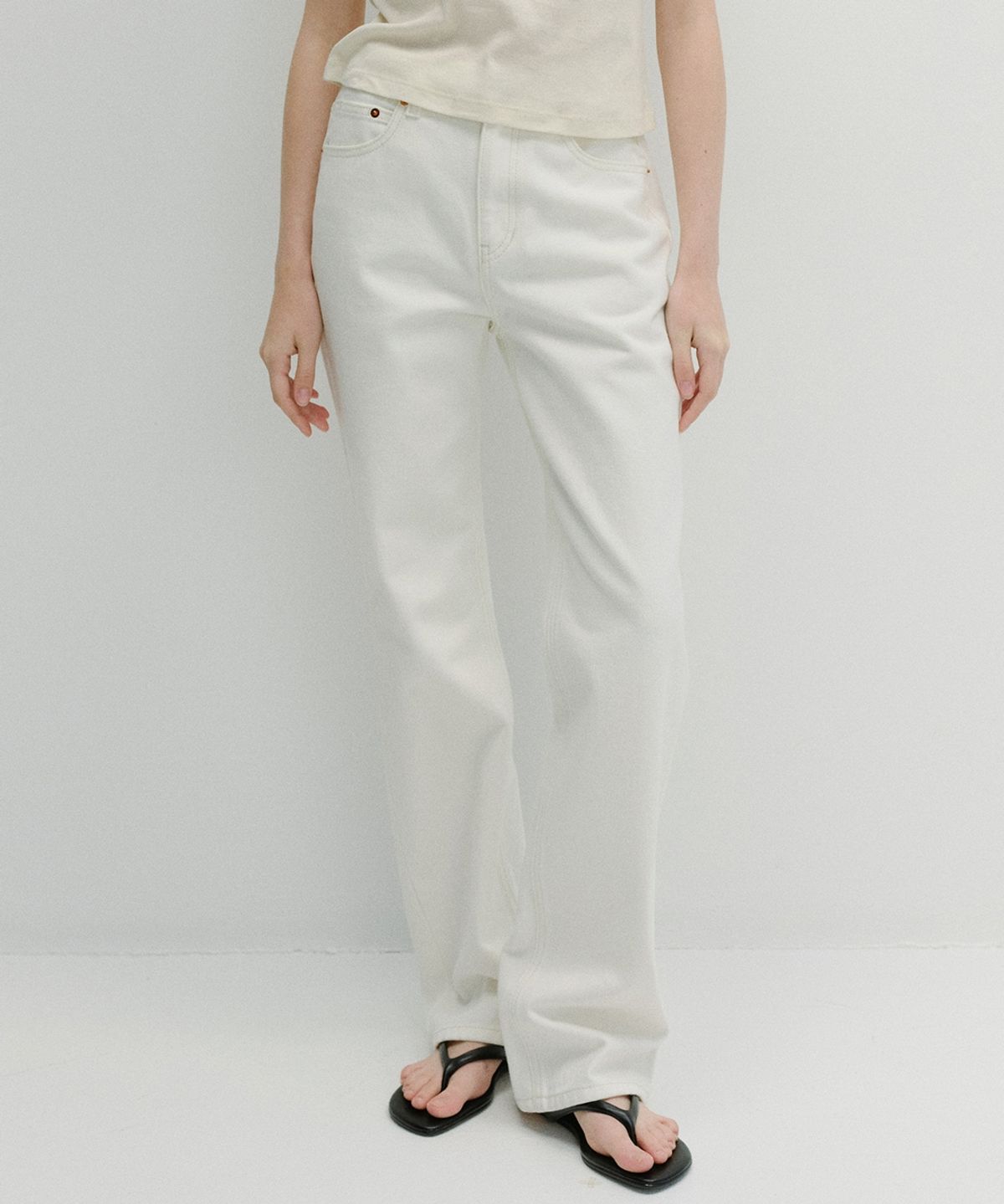블랭크03(BLANK03) relaxed straight jeans (cream)