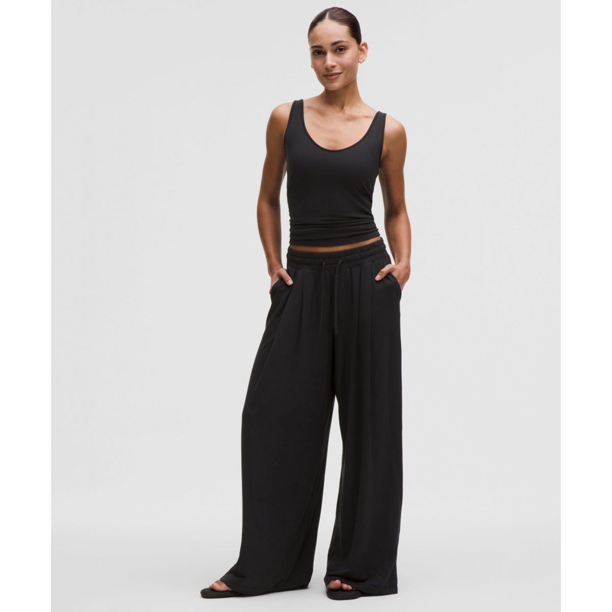 룰루레몬(LULULEMON) 비캄 하이라이즈 플리티드 엑스트라 와이드 레그 팬츠 *업데이트 패브릭