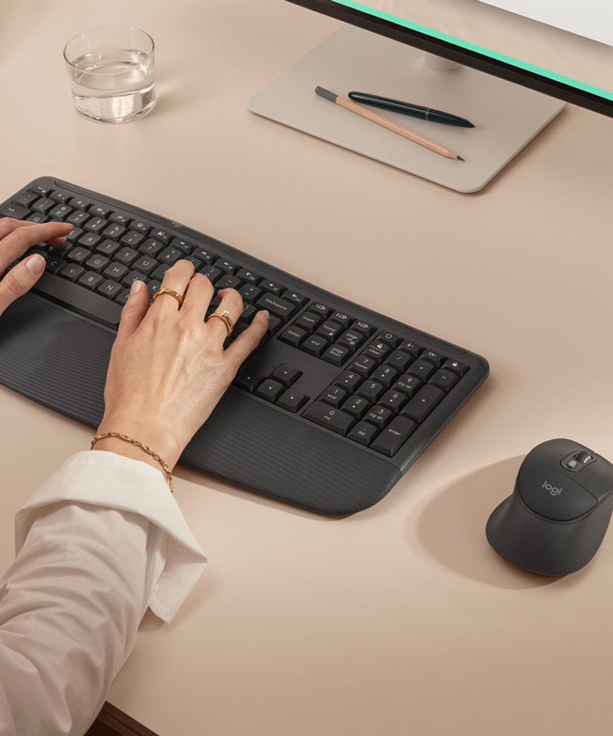 로지텍(LOGITECH) 로지텍코리아 공식 MK880 콤보 팜레스트 무소음 무선키보드마우스세트 그라파이트
