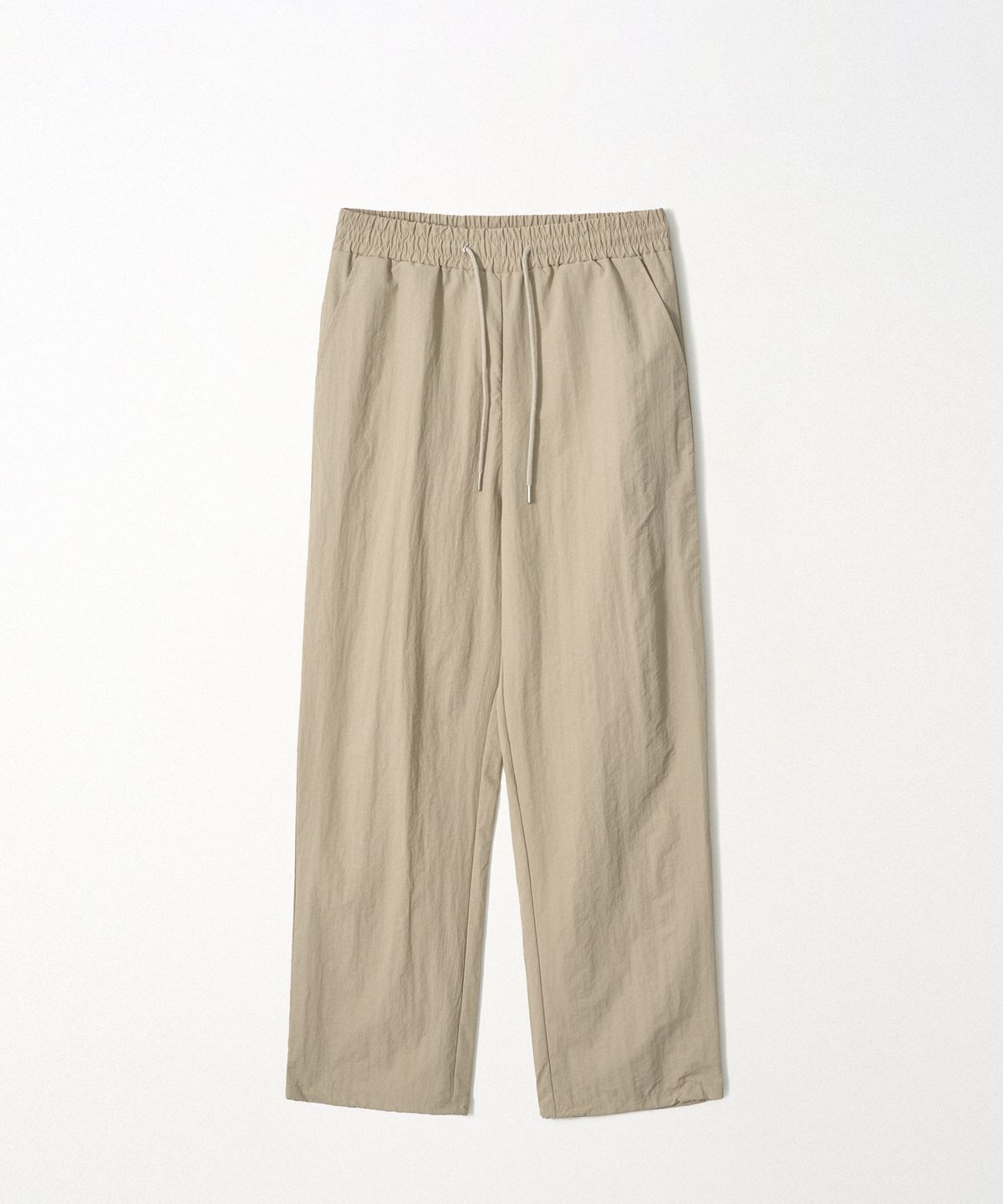 이지오(EZIO) Relaxed Nylon Trousers_Beige