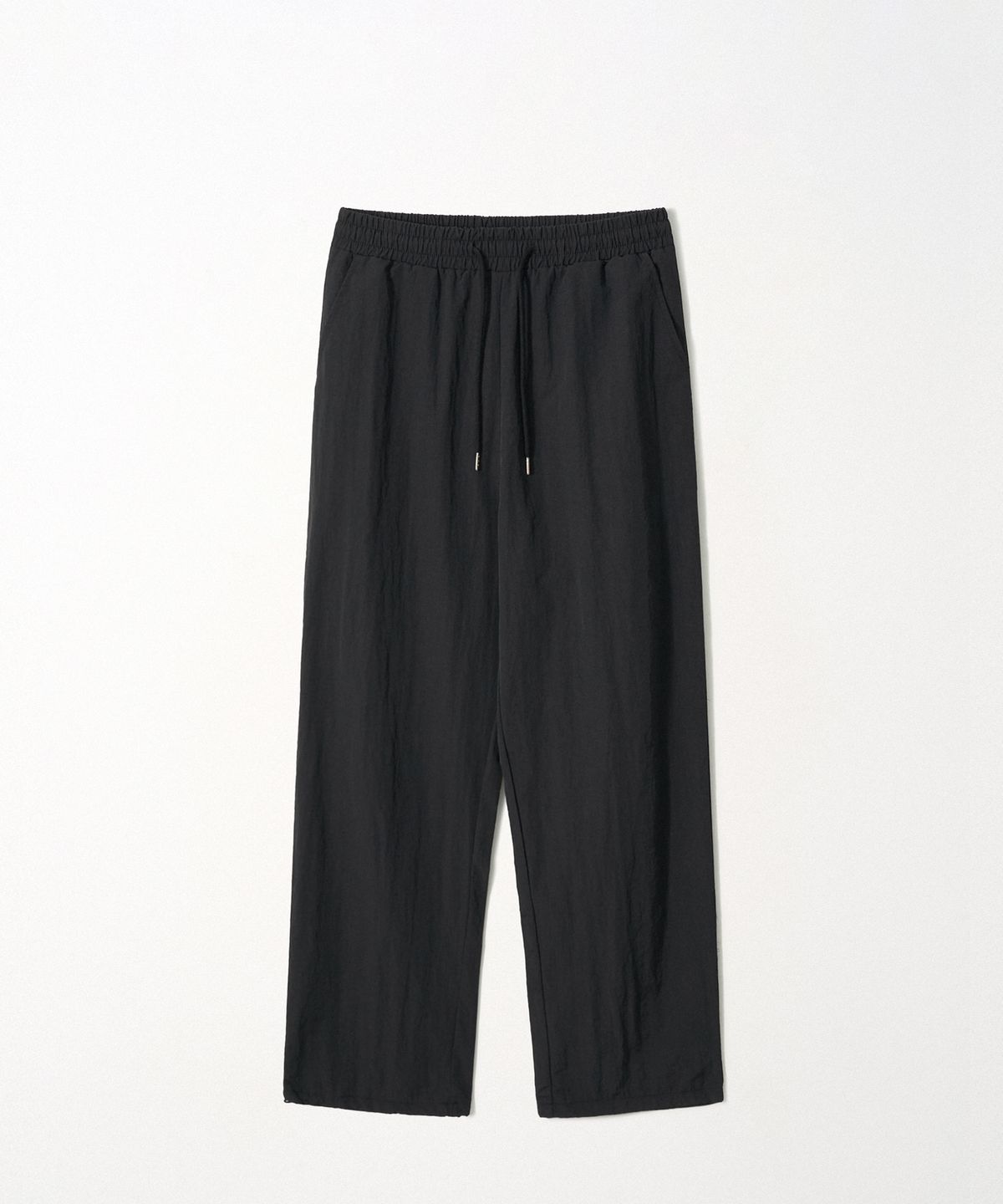 이지오(EZIO) Relaxed Nylon Trousers_Black