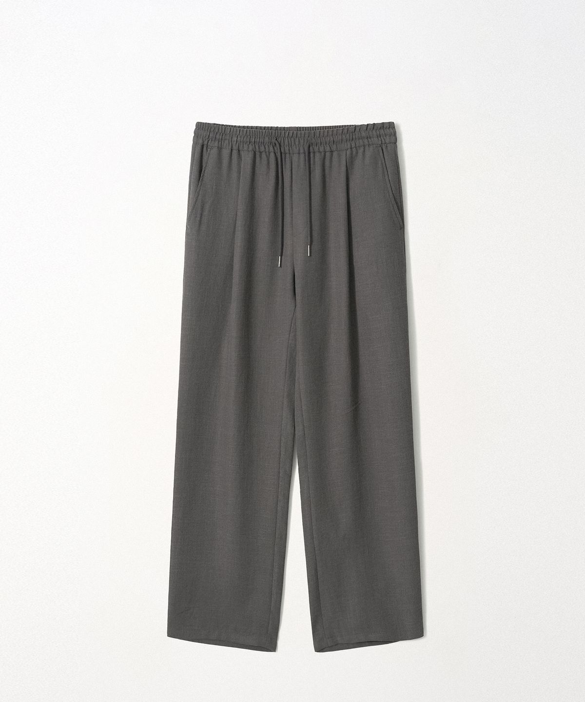 이지오(EZIO) Relaxed Pin-Tuck Wide Banding Pants_Charcoal