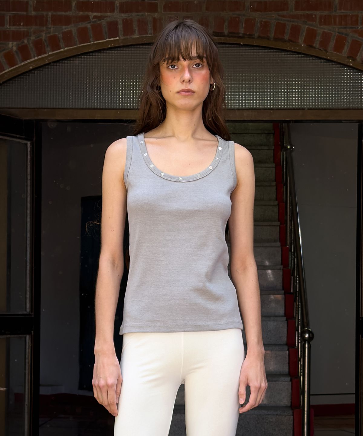 다이애그널(DIAGONAL) STUDDED SLEEVELESS TOP (grey)