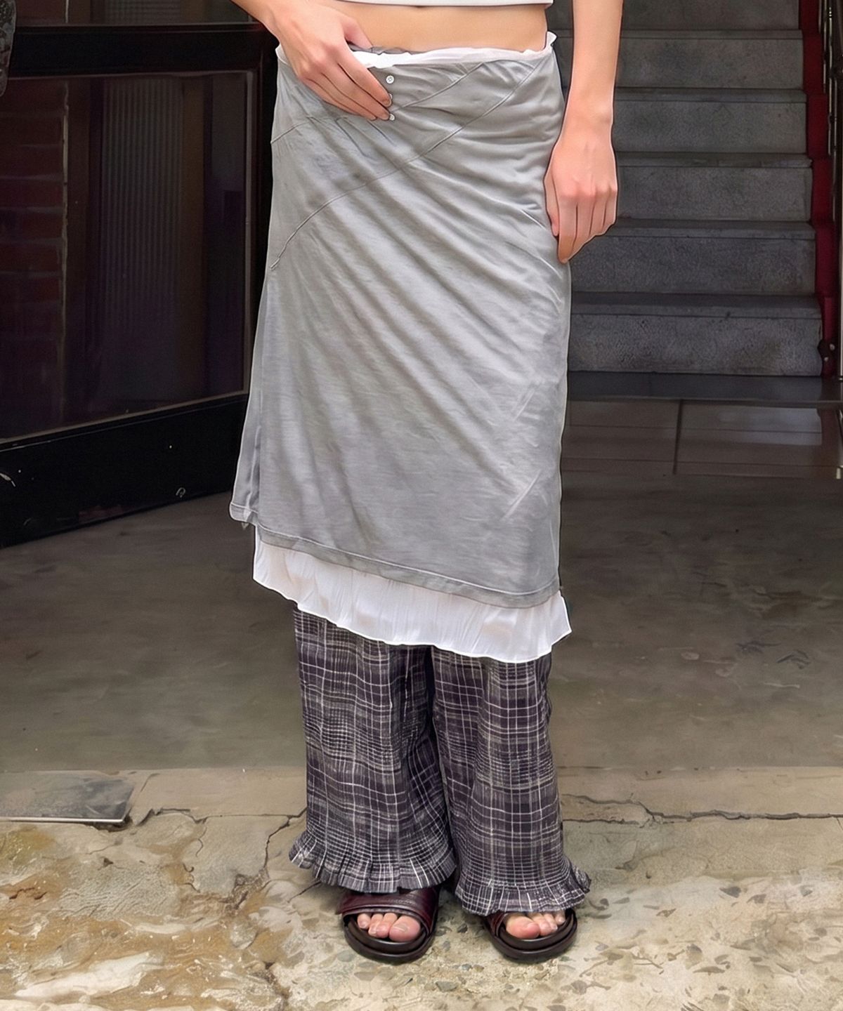 다이애그널(DIAGONAL) WRINKLED SHEER SKIRT (grey)