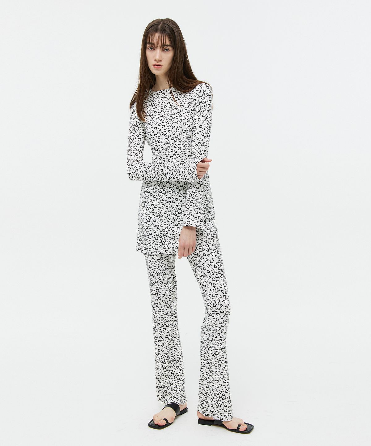 베데르미(VEDERMI) heart pattern knit pants