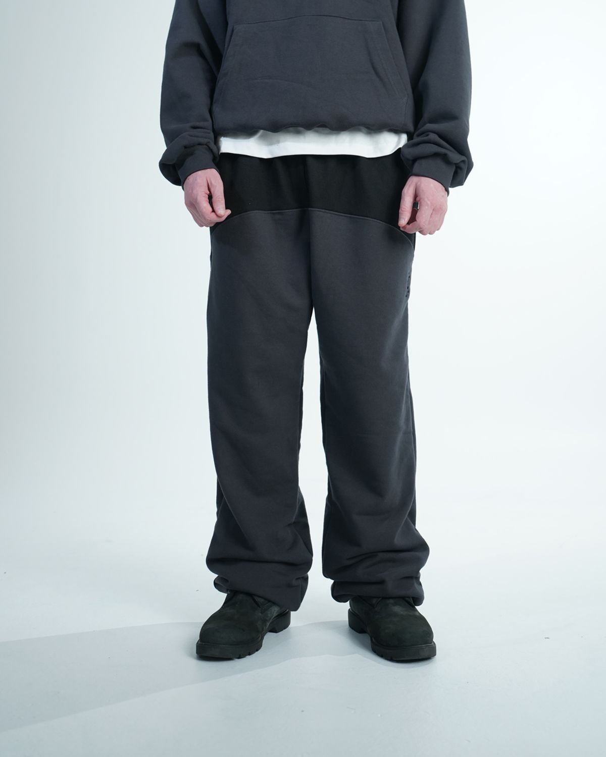 리브라이크디스(LLT) RIB SWEAT PANTS CHARCOAL