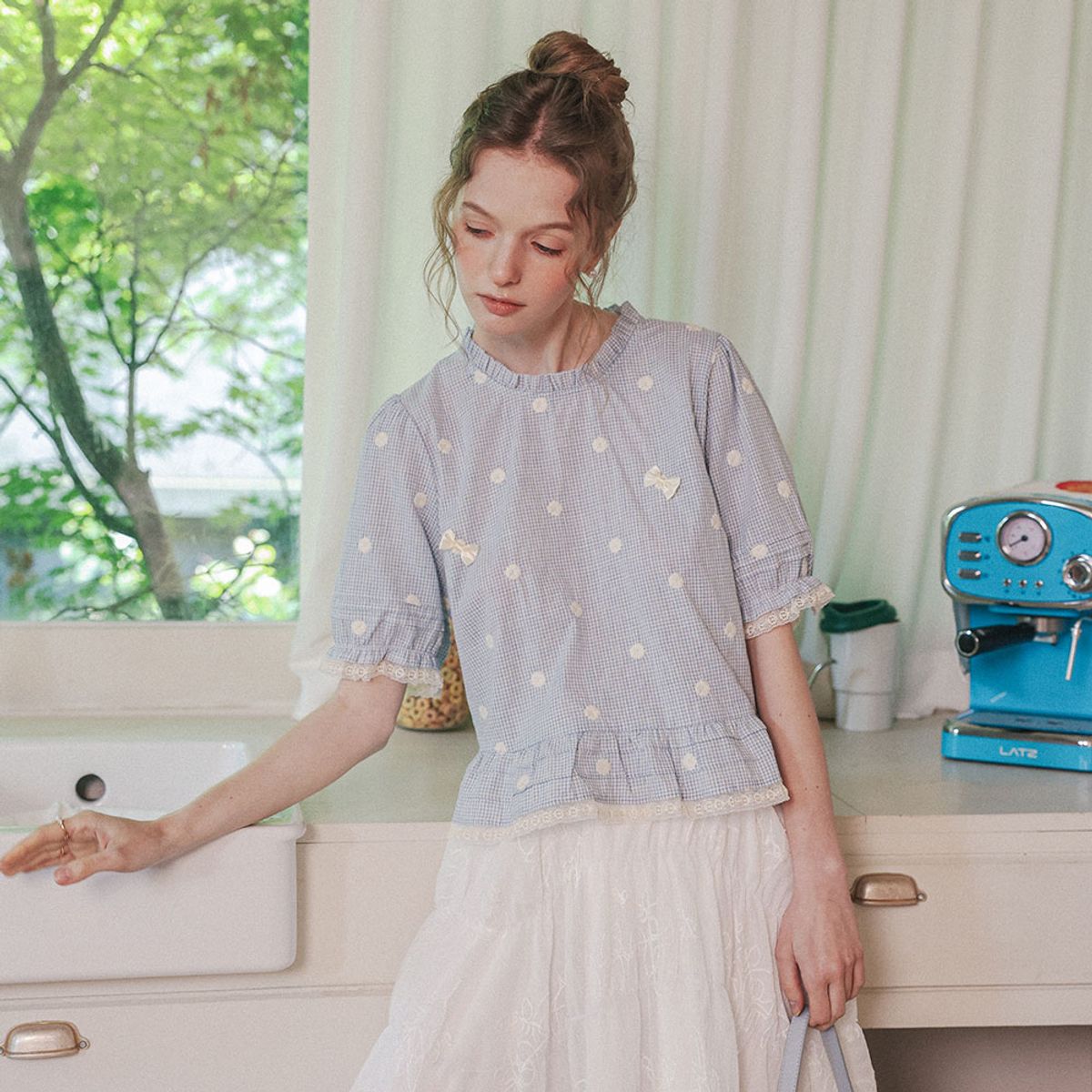 쎄무아듀(CEST MOIDEW) Cest_Daisy check frill lace blouse_SKY BLUE