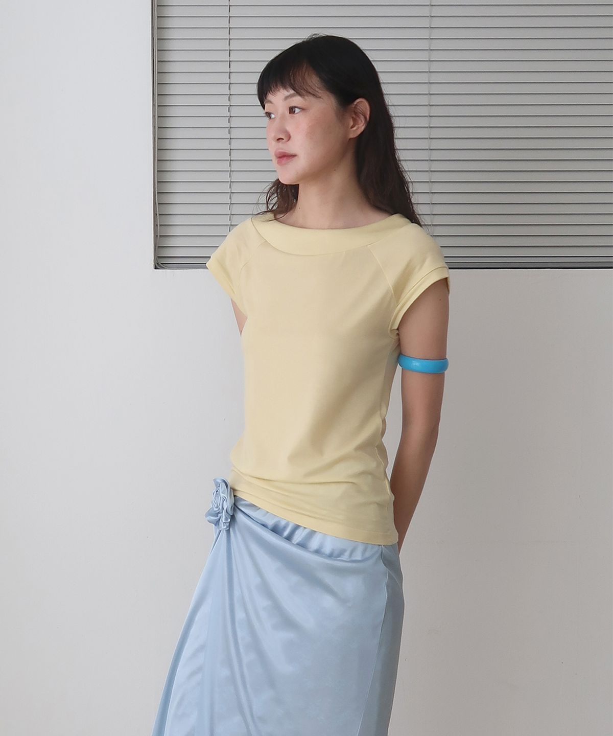 마조네(MA JOURNEE) BOAT NECK CAP SLEEVE T-SHIRT_YELLOW