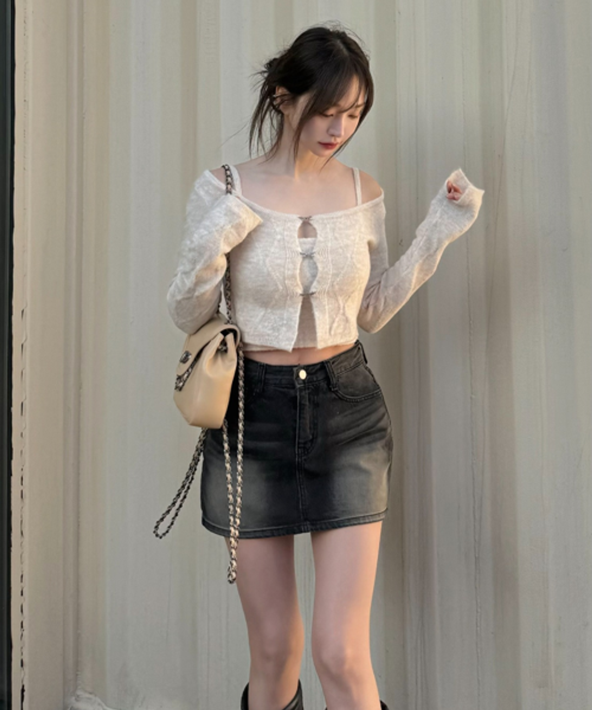 카인다미(KINDAME) 골반볼륨업 흑청 하이라이트 워싱 반 하이웨스트 치마바지_골반뽕 치마