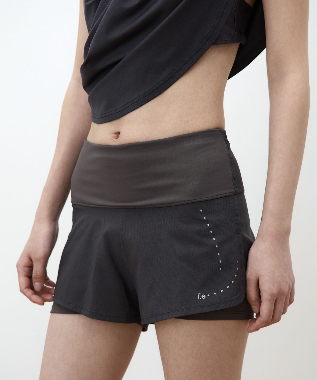 오호스(OJOS) i:e Breathform Running 3 Shorts / Charcoal