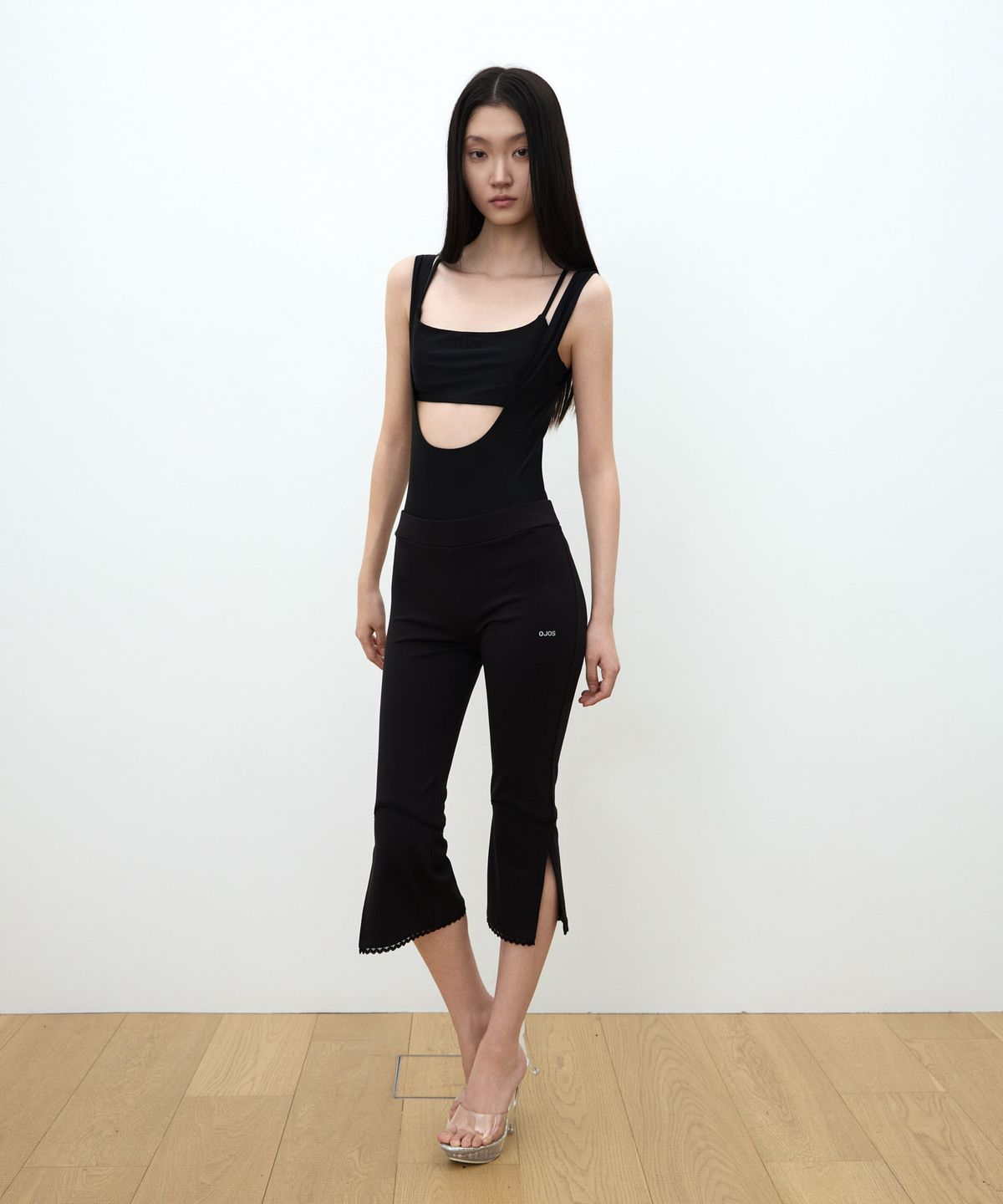 오호스(OJOS) Side Slit Capri Leggings / Black