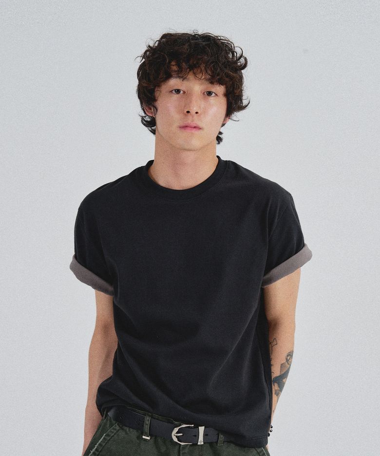 SA REFINED FLIP-CUFF SEMI-CROP TEE [BLACK]