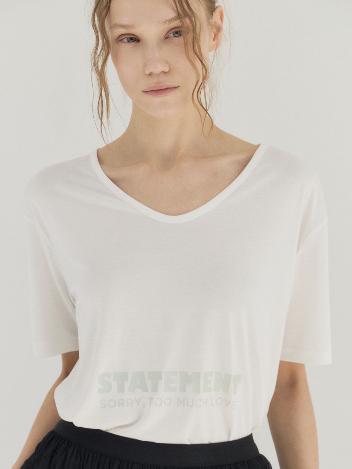 쏘리, 투 머치 러브(SORRY, TOO MUCH LOVE) Deep U-Neck Soft Modal Jergey Tee_White