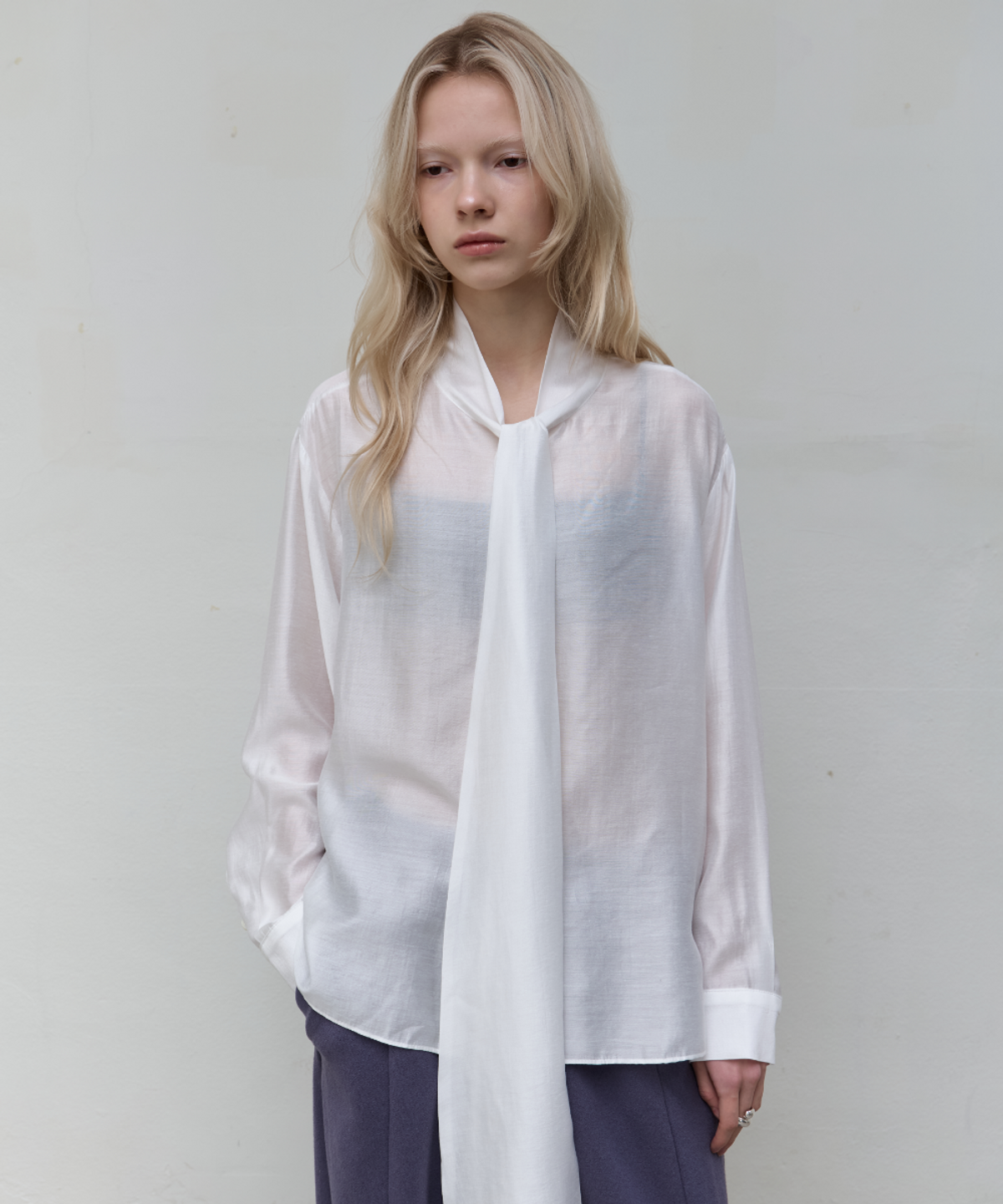 서란(SEORAN) Soft Tie Blouse_Ivory