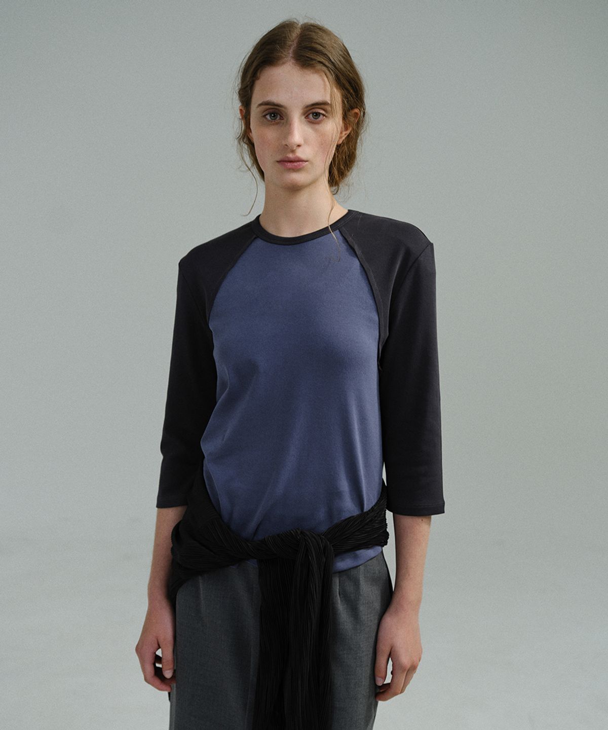 아우브아워(AUBOUR) raw raglan t-shirt (charcoal navy)