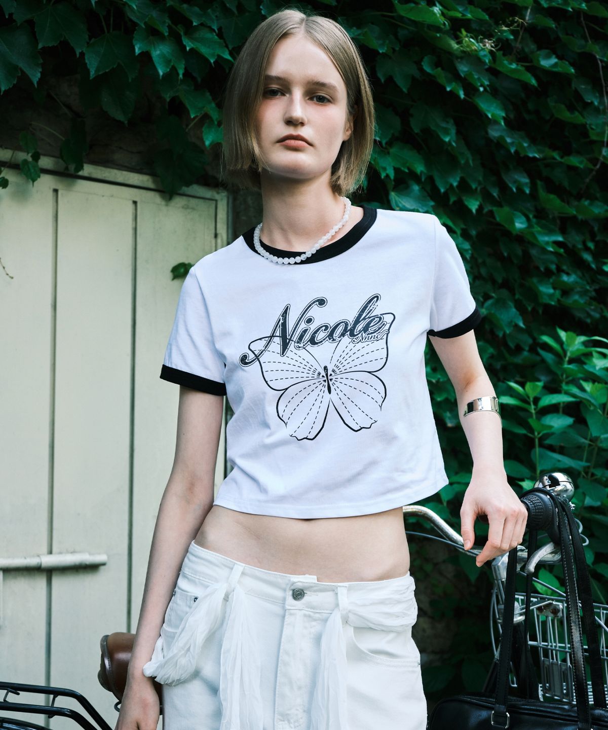 닉앤니콜(NICK&NICOLE) BUTTERFLY RINGER CROP TOP_IVORY