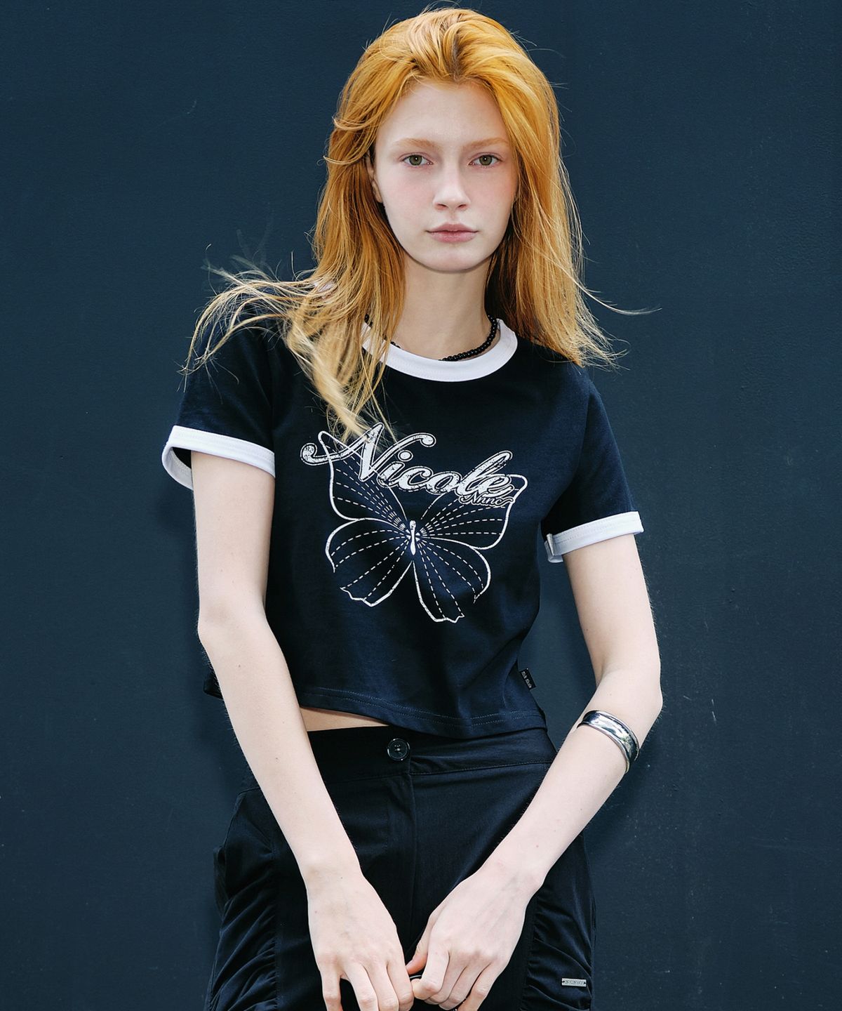 닉앤니콜(NICK&NICOLE) BUTTERFLY RINGER CROP TOP_BLACK