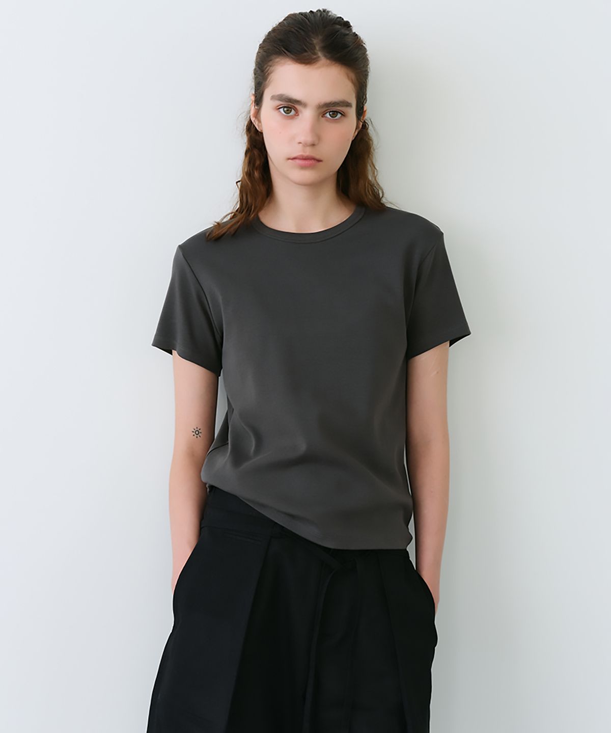 아우브아워(AUBOUR) core t-shirt (charcoal)