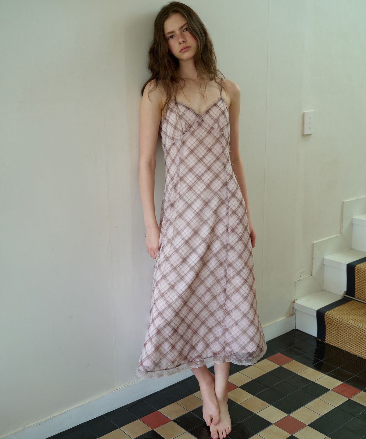 로라로라(ROLAROLA) CHECK SHEER SLIM LONG ONE PIECE DEEP PINK