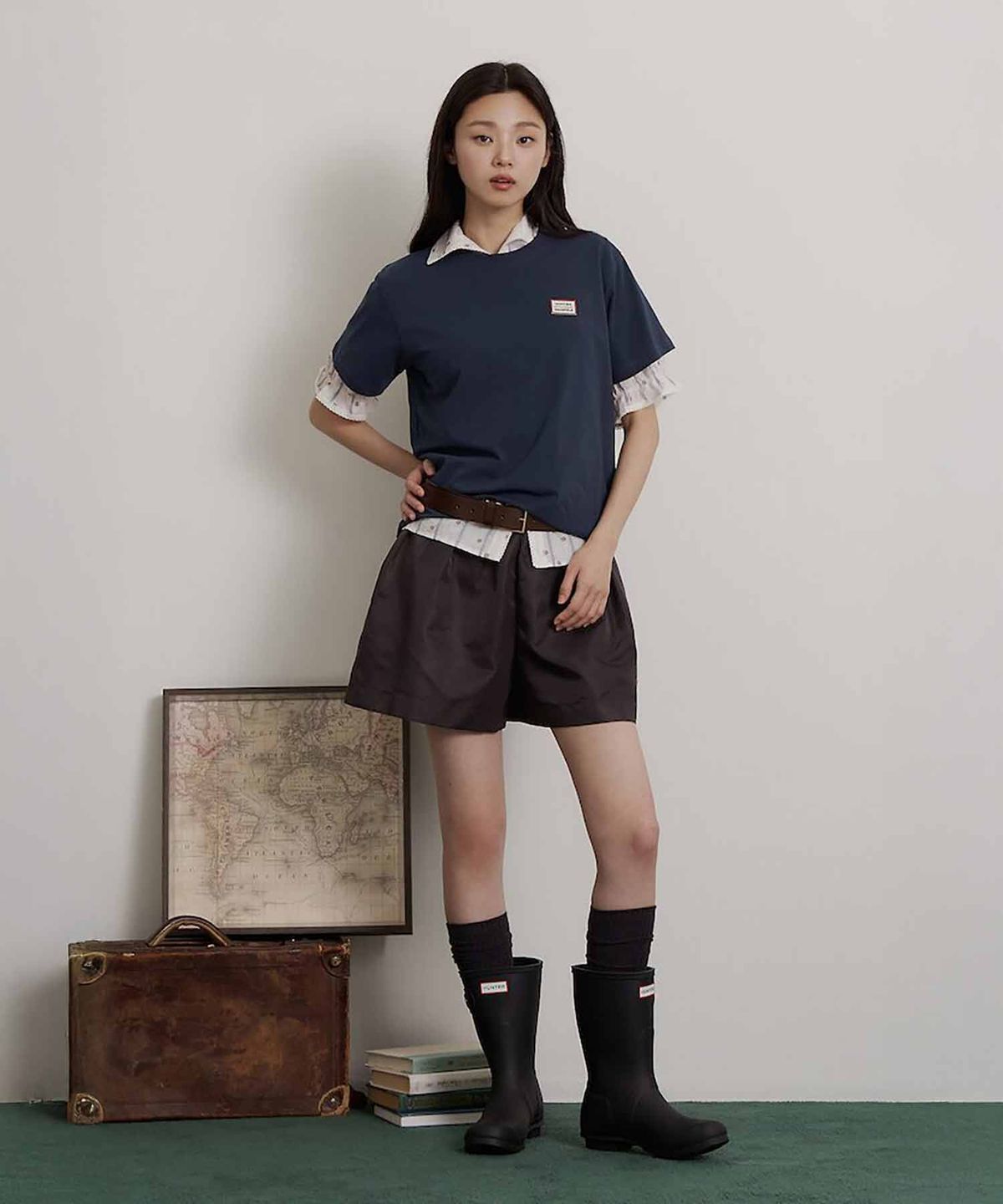빈폴 레이디스(BEANPOLE LADIES) [HUNTER] 솔리드 오버핏 반소매 티셔츠  네이비 (BF6642K02R)