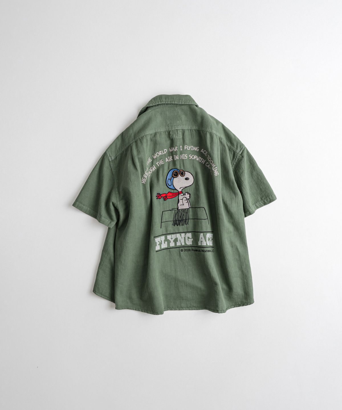 비헤비어(BEHEAVYER) [x PEANUTS] SNOOPY DYED FATIGUE 1/2 SHIRTS olive