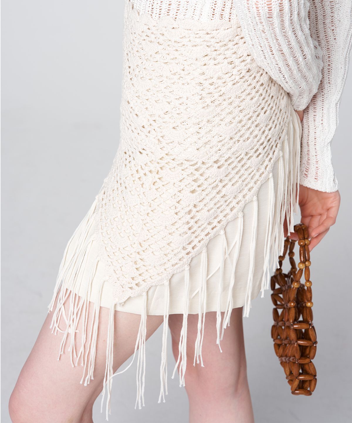 320쇼룸(320SHOWROOM) Crochet Asymmetric Fringe Wrap Skirt