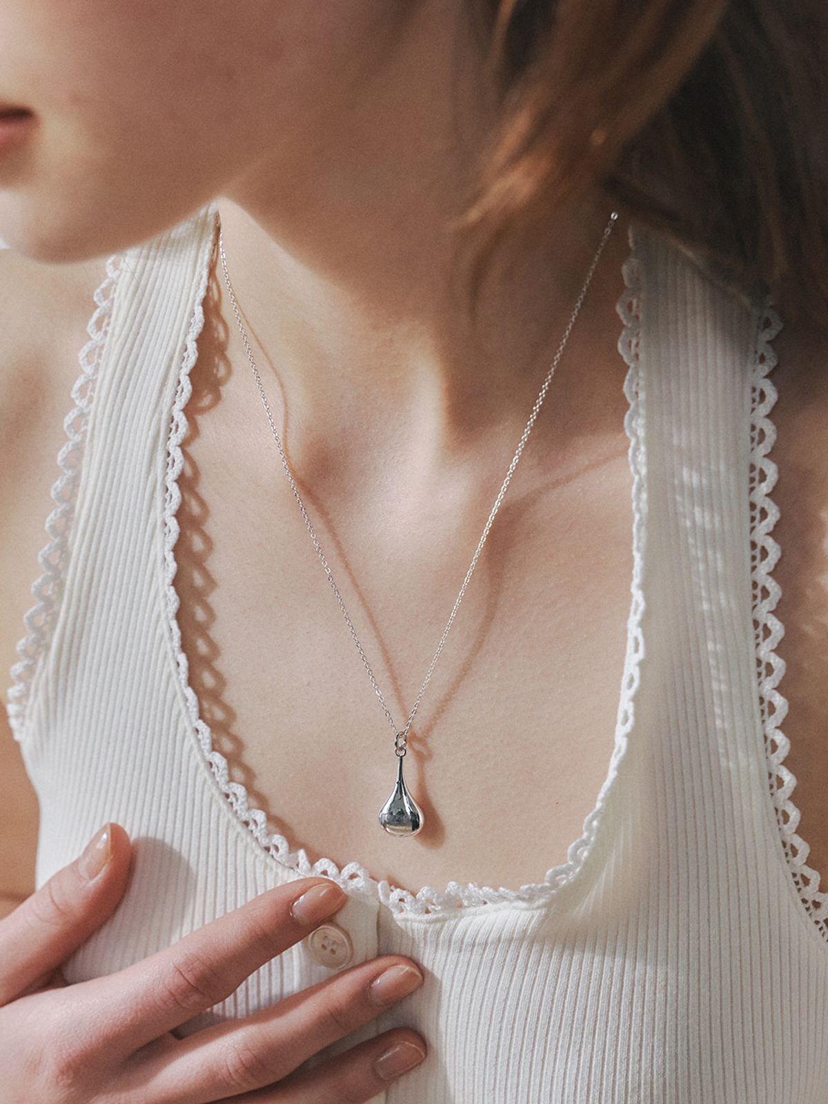 앵브록스(ENGBROX) breezy drop long necklace