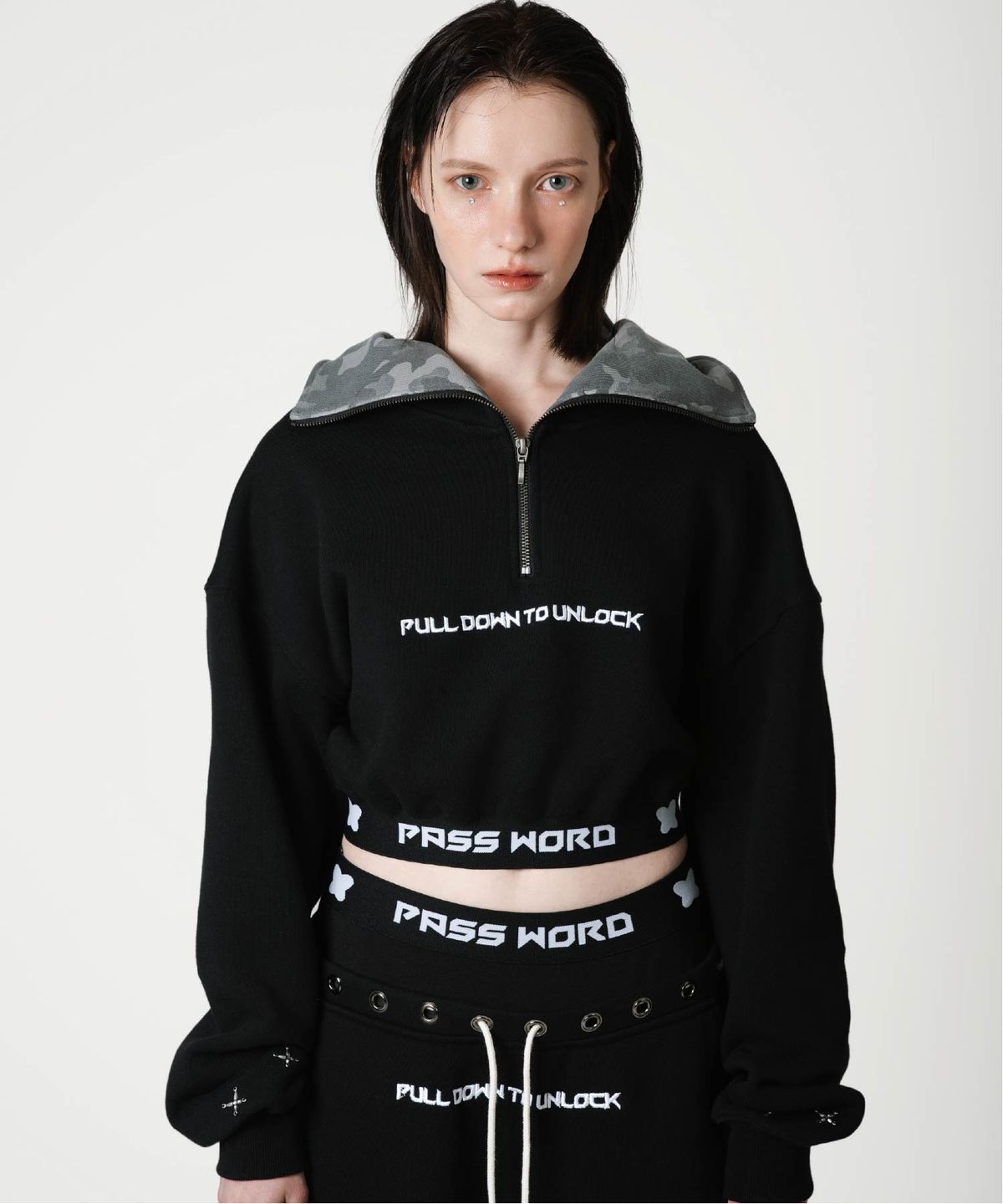 공공육이(GONGGONGYUKYI) Pulldown cropped Helmet hoodie