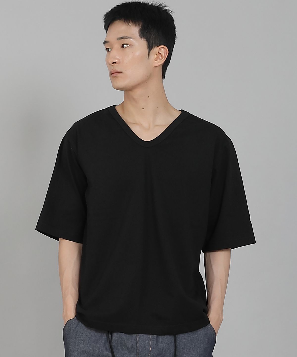 세인트크루(SAINTCREW) 무지 V넥 16s코튼 5부 반팔티셔츠 V-8A01 블랙