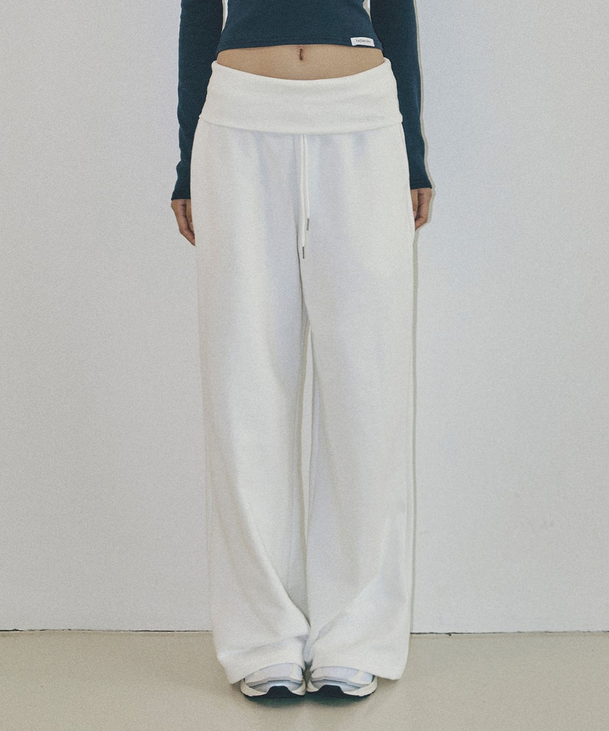인지액티브(INJIACTIVE) Fold Over Sweatpants 화이트