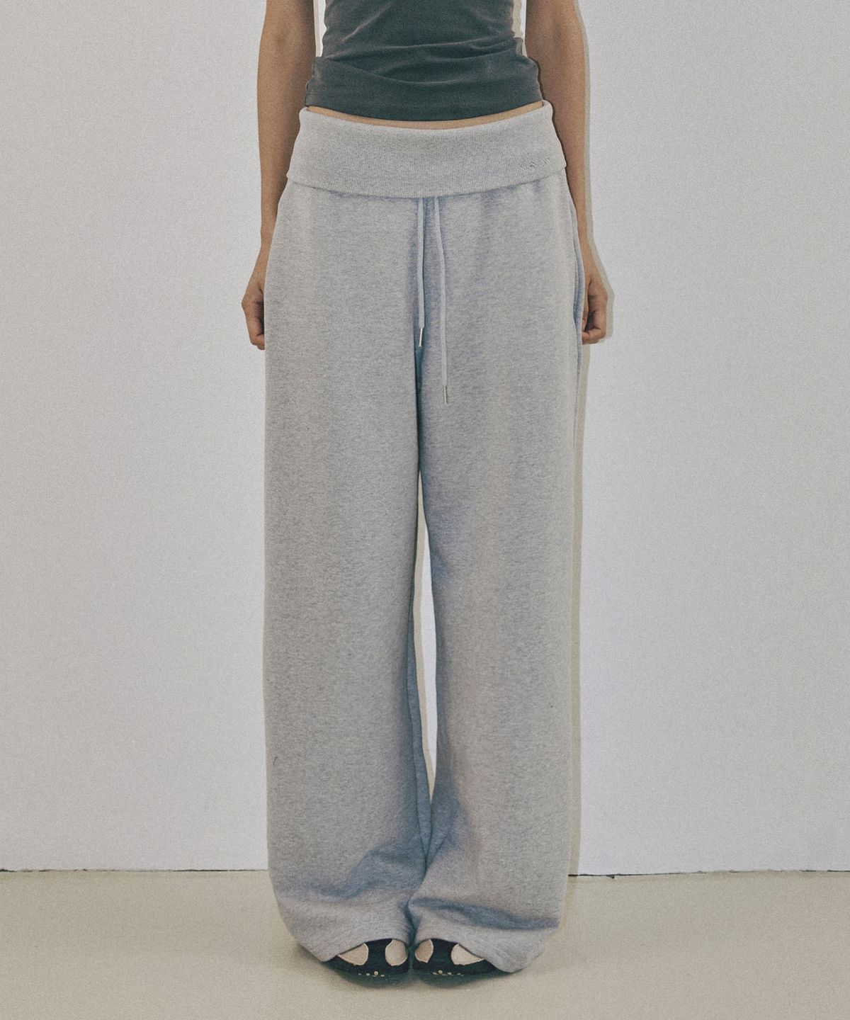 인지액티브(INJIACTIVE) Fold Over Sweatpants 그레이
