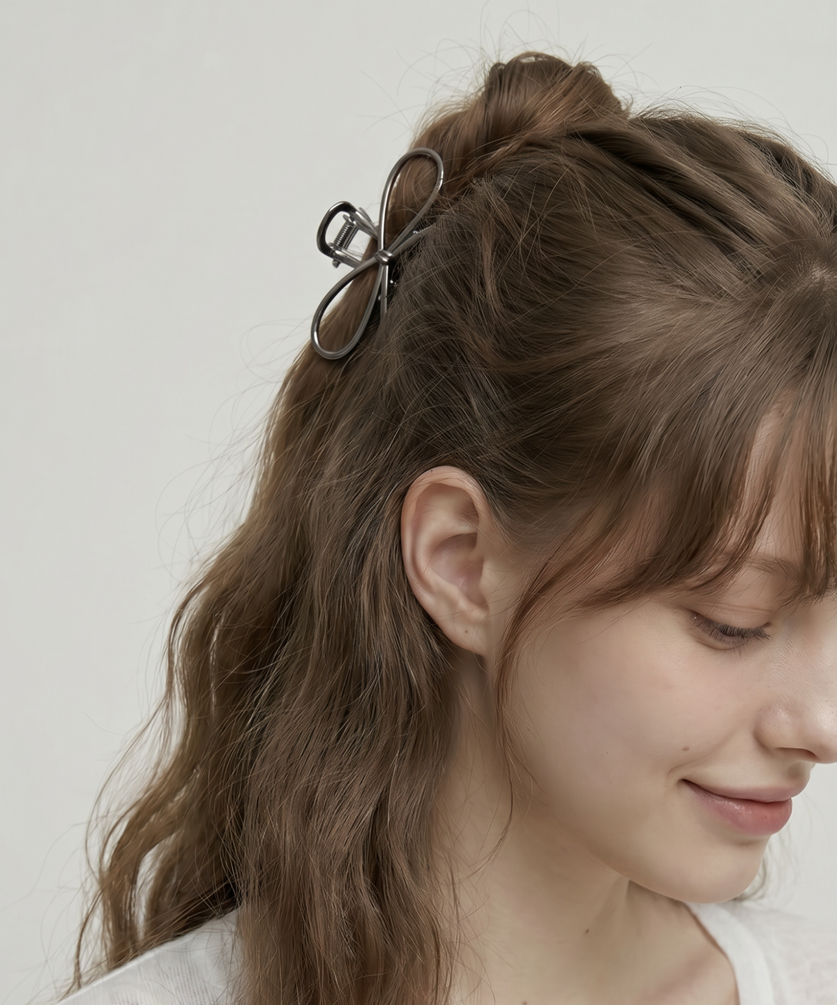 릴리코리(LILYKORI) Sleek Metal Ribbon Hair Claw
