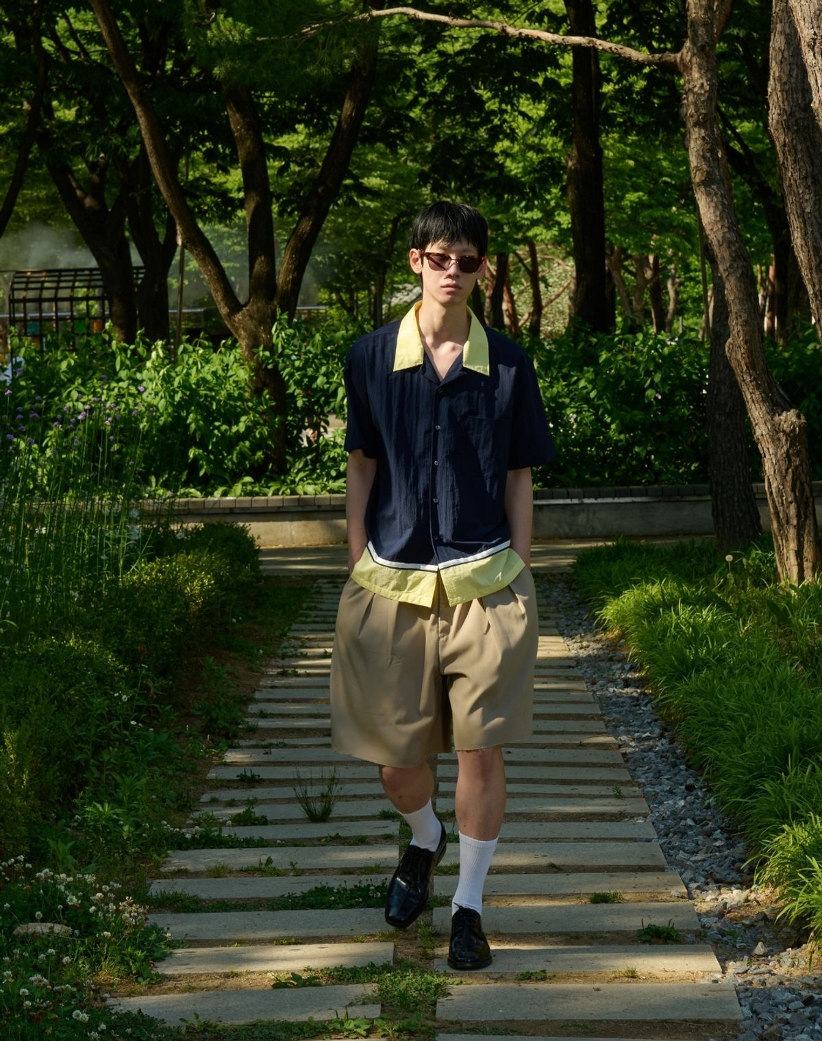 오디너리피플(ORDINARY PEOPLE) RE : CLASSIC SILK REFINED RAW BERMUDA PANTS [BEIGE]