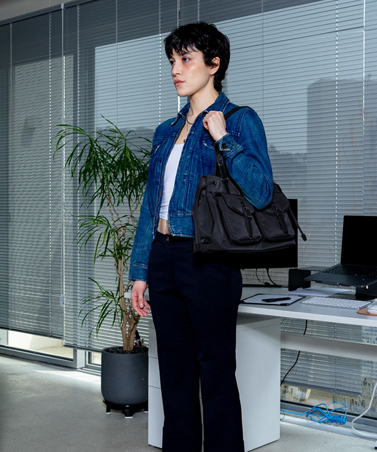 데뷔옹(DEBBYOUNG) NYLON POCKET BAG [BLACK]
