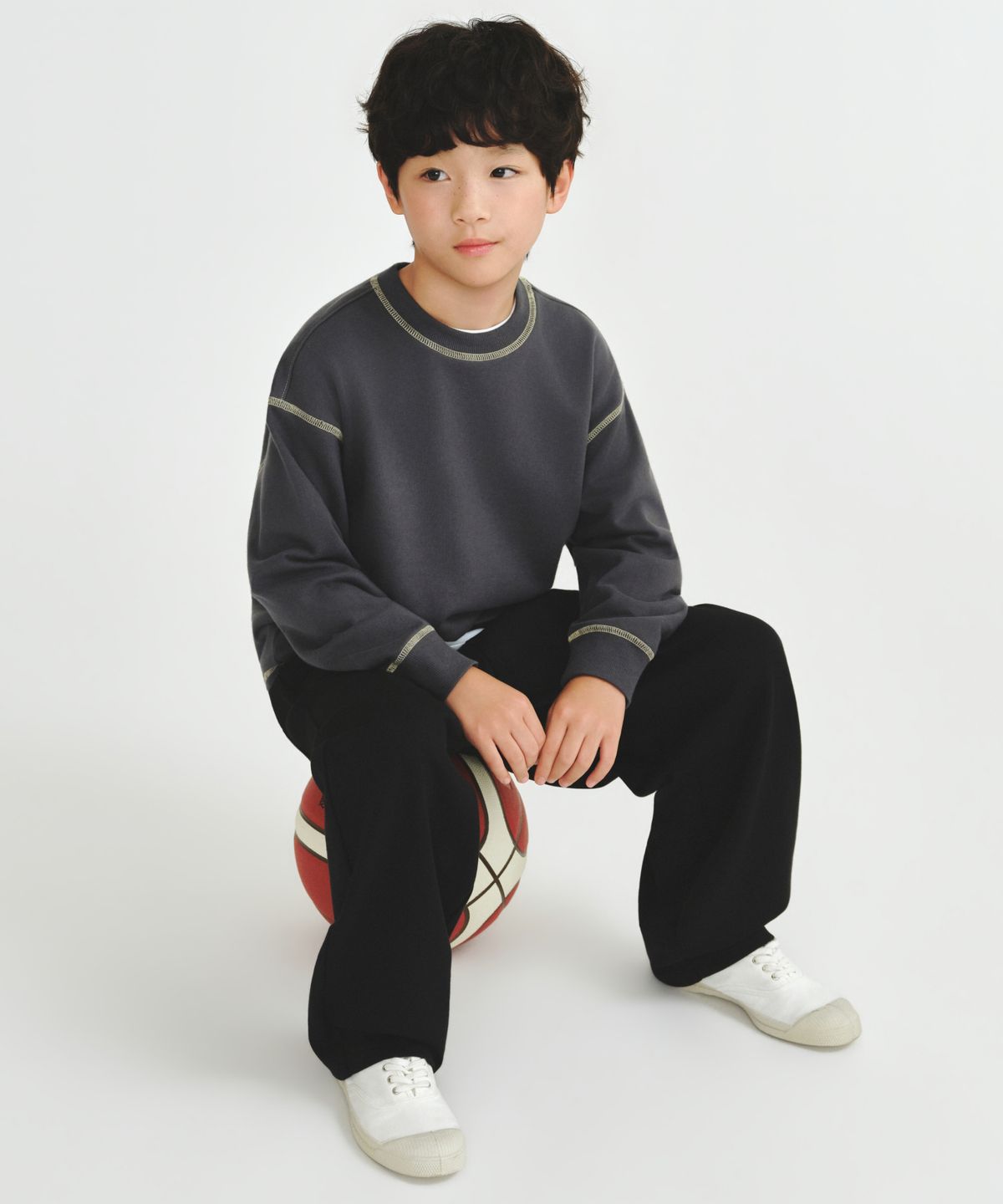 무신사 스탠다드 키즈(MUSINSA STANDARD KIDS) 콘트라스트 커버 스티치 스웨트셔츠 [다크 그레이]