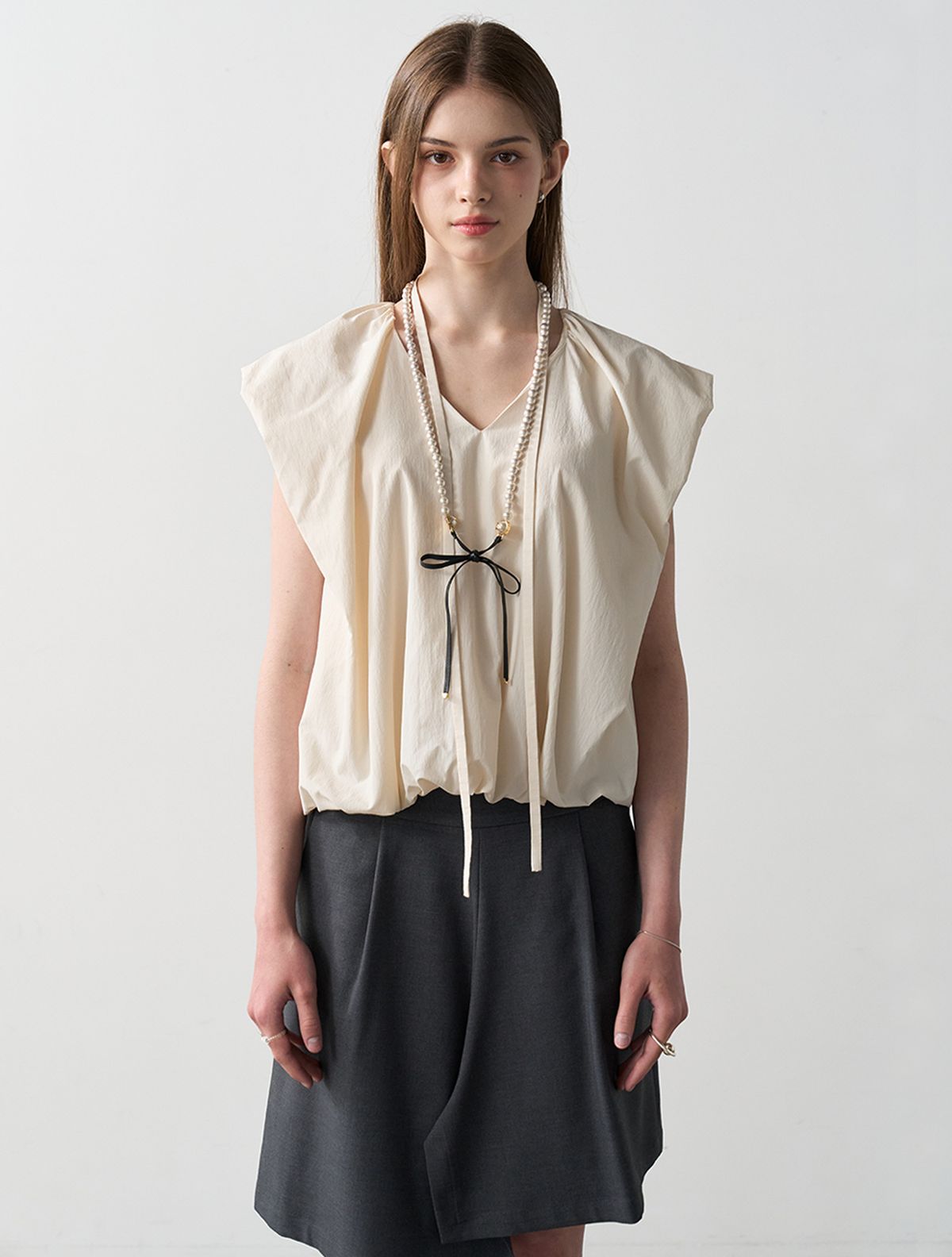 르이엘(LE YIEL) Shirring Volume Blouse_Ivory 셔링 볼륨 블라우스_아이보리