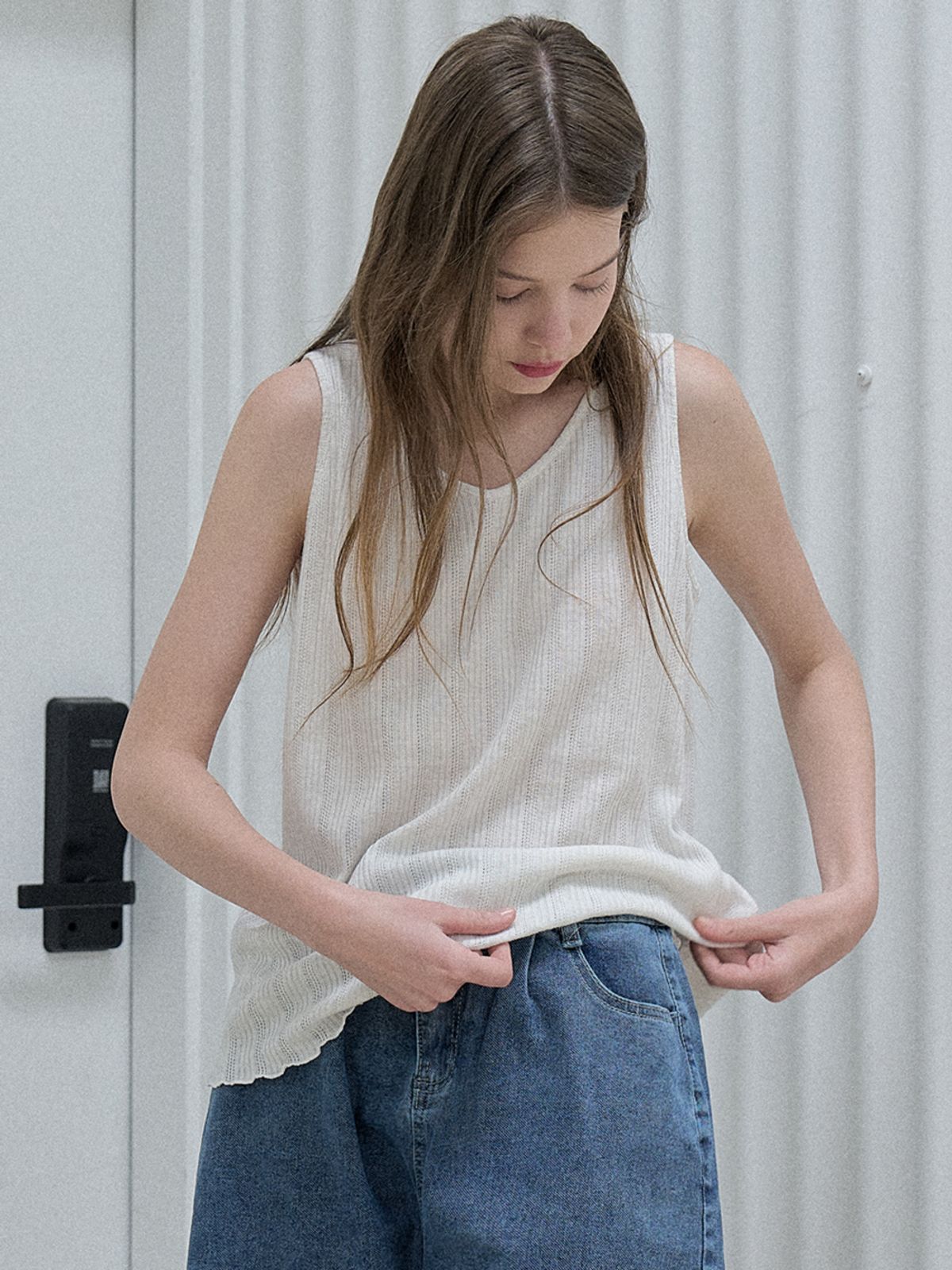 아방(AVANT-G) Knit Sleeveless Top - OATMEAL