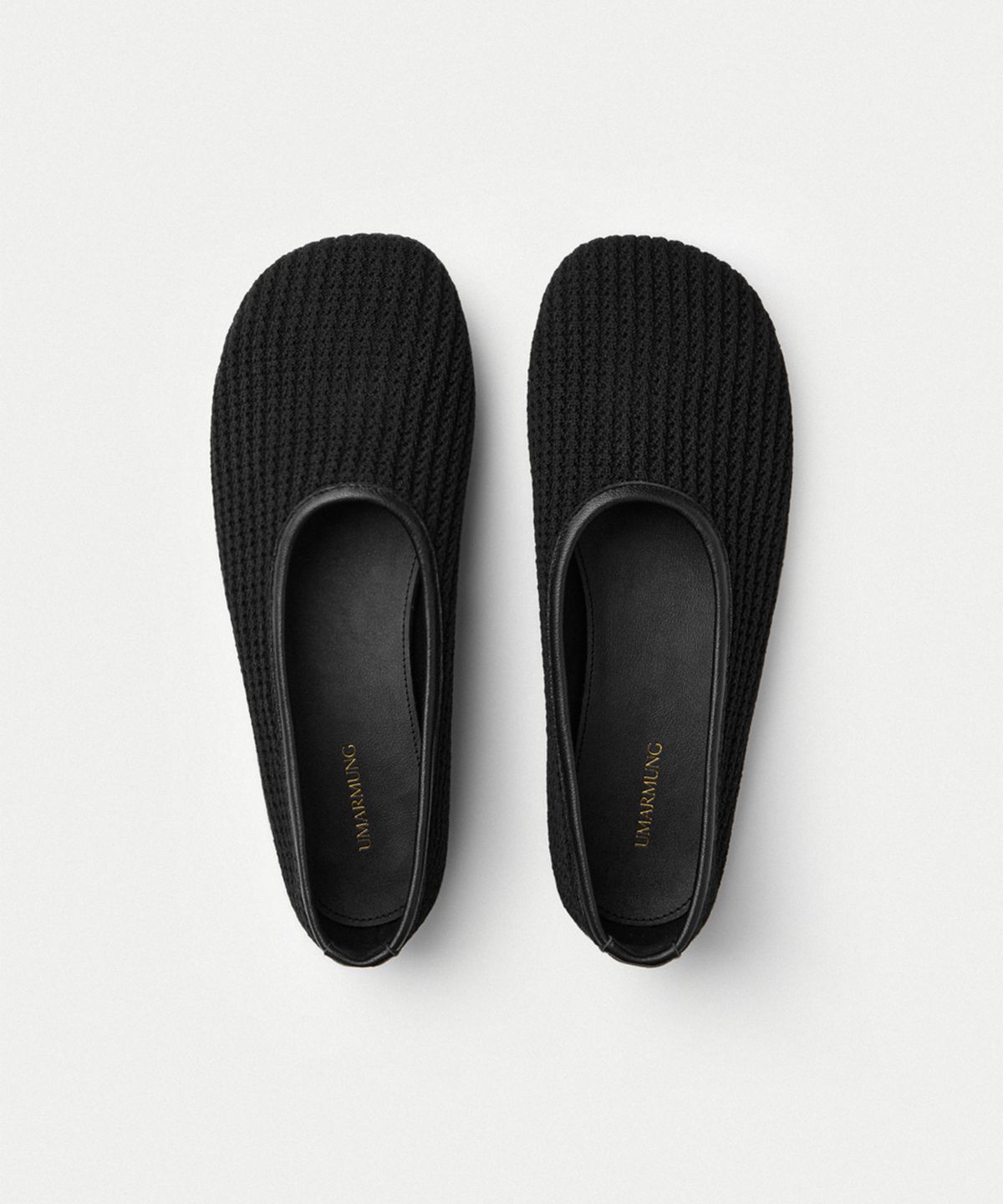 우마뭉(UMARMUNG) Leather-Detailed Crochet Shoes