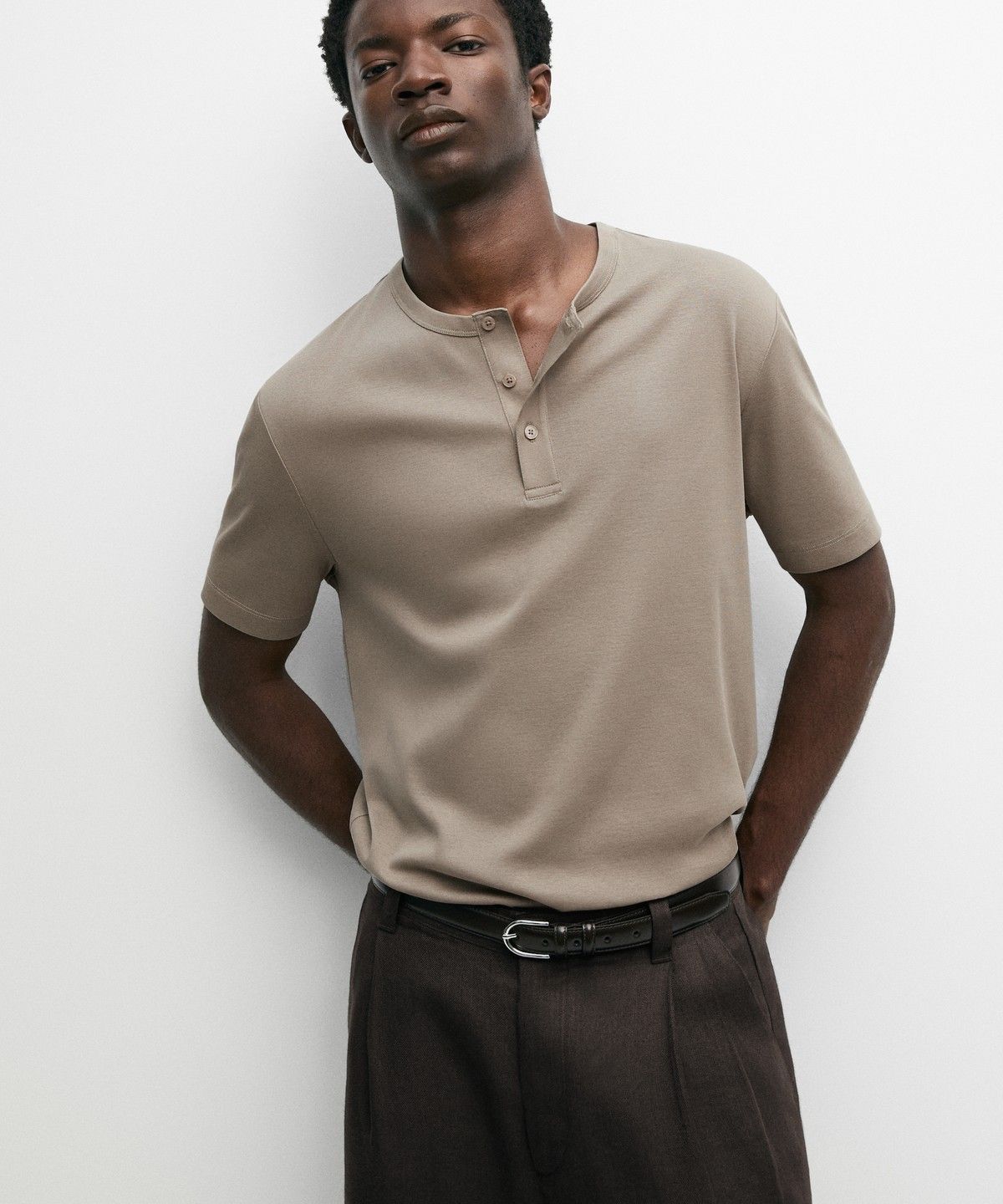 마시모두띠(MASSIMO DUTTI) 100% 코튼 헨리넥 티셔츠